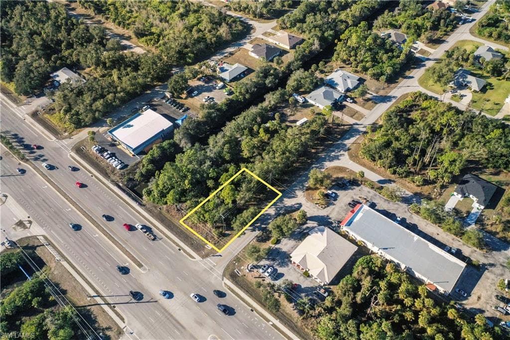 744 Tamiami TRL PORT CHARLOTTE, FL 33953