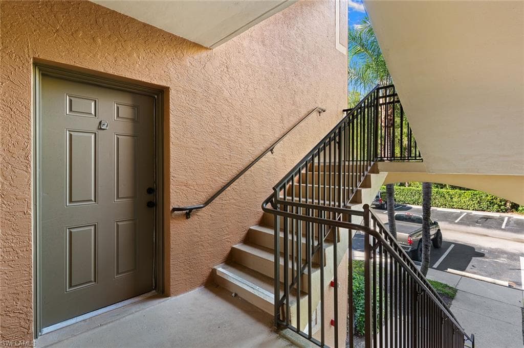 1170 Reserve WAY 205 NAPLES, FL 34105