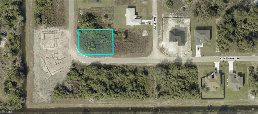 533 Lone Star LN LEHIGH ACRES, FL 33974