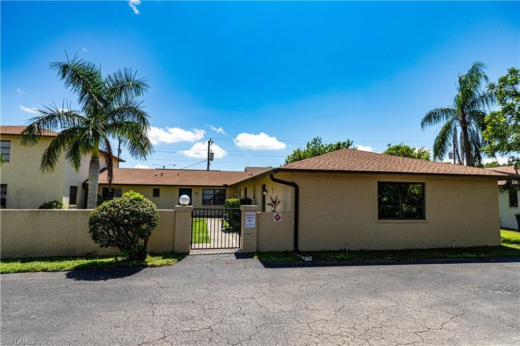 1104 SE 8th ST 7 CAPE CORAL, FL 33990