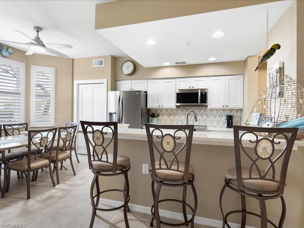 2700 Cypress Trace CIR 3118 NAPLES, FL 34119