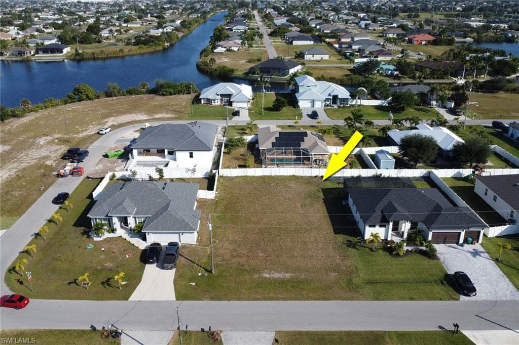 127 SW 31st PL CAPE CORAL, FL 33991