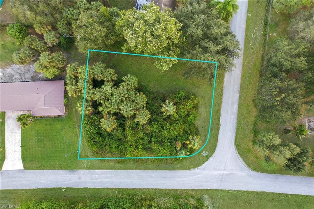 872 Geneva ST LEHIGH ACRES, FL 33974