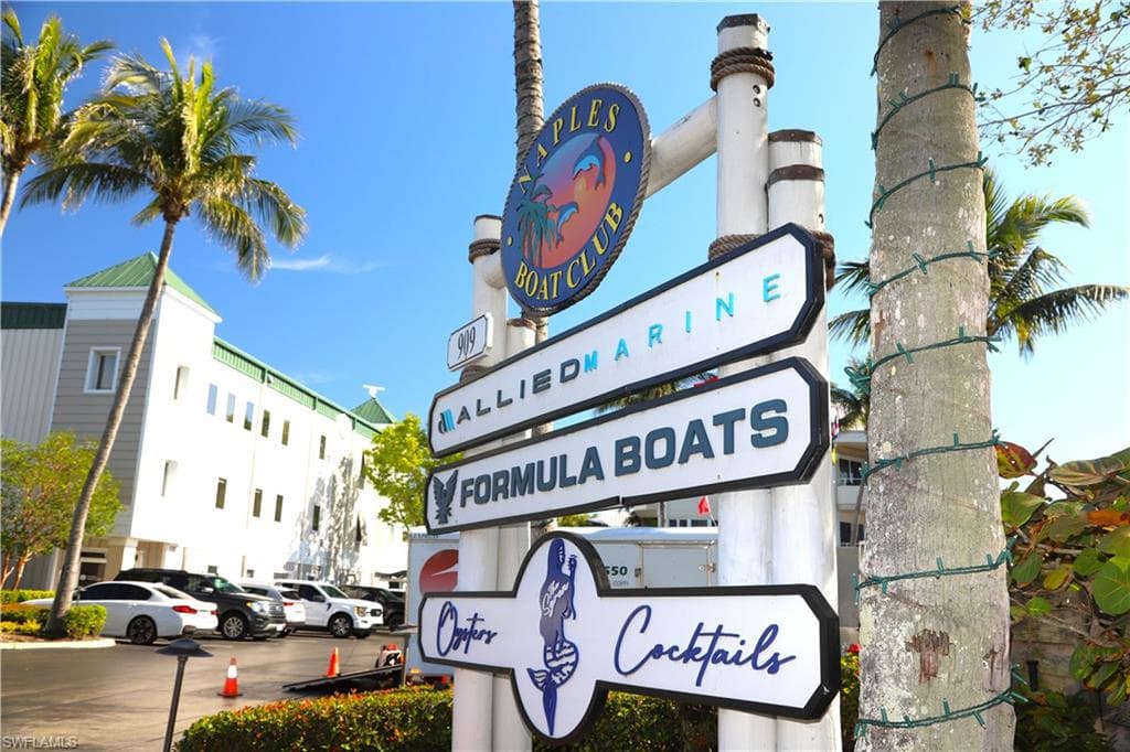 891 10th ST S NAPLES, FL 34102