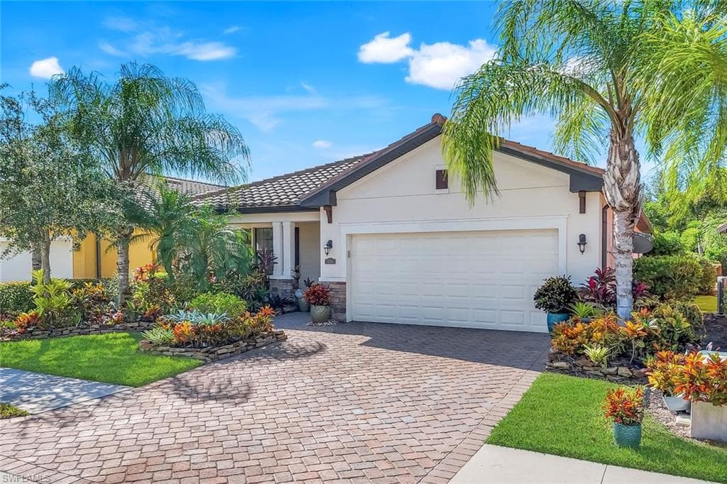4244 Raffia Palm CIR NAPLES, FL 34119
