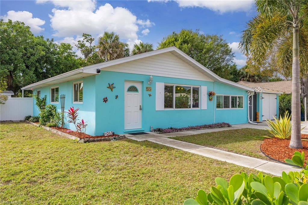 10690 Crockett ST BONITA SPRINGS, FL 34135