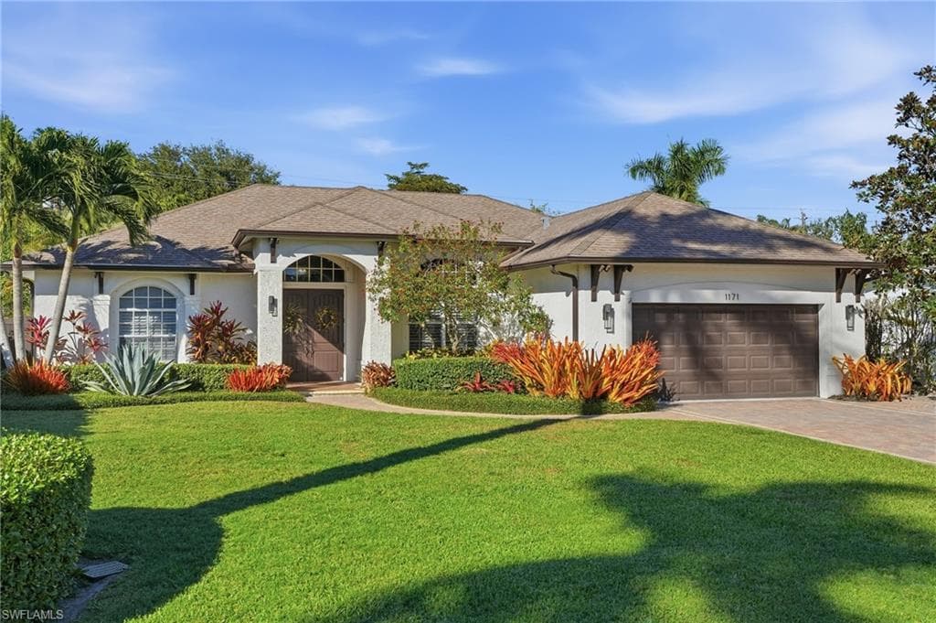 1171 Royal Palm DR NAPLES, FL 34103