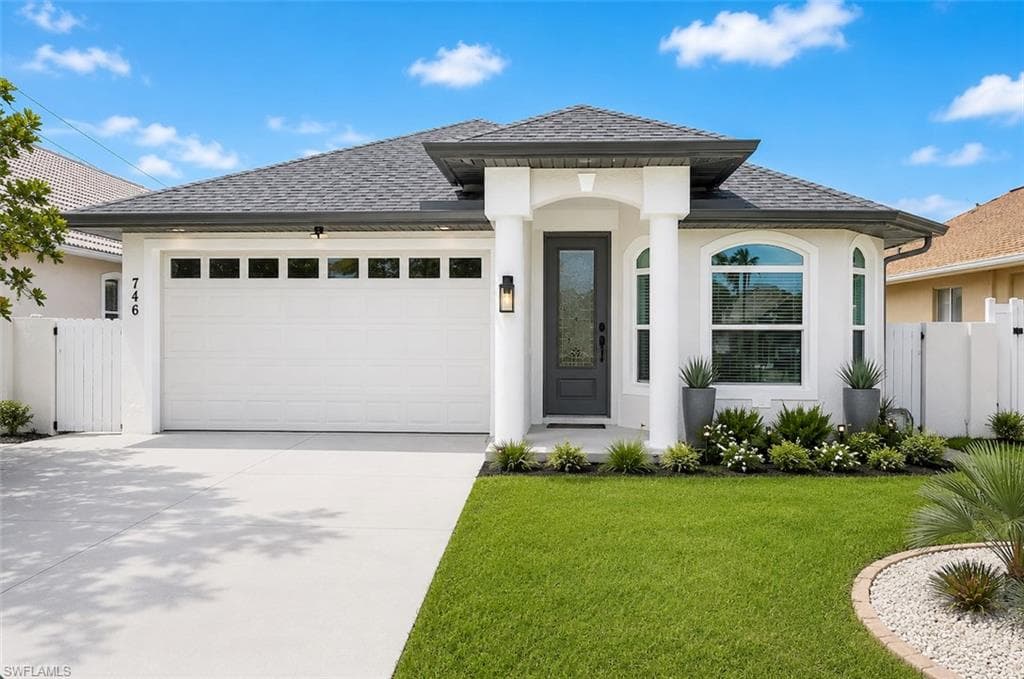 746 101st AVE N NAPLES, FL 34108