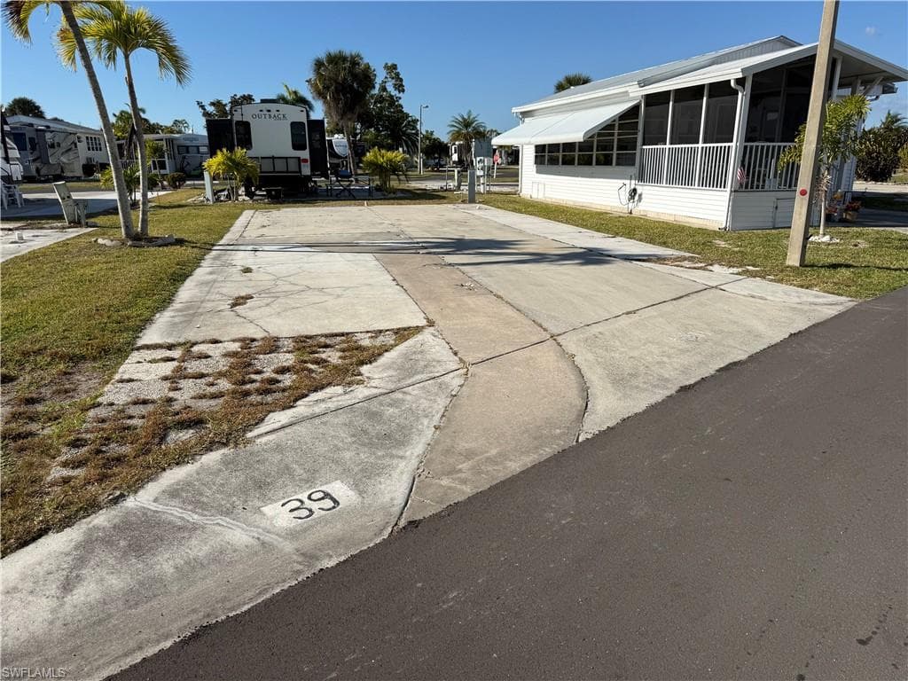 19681 Summerlin #39 RD FORT MYERS, FL 33908