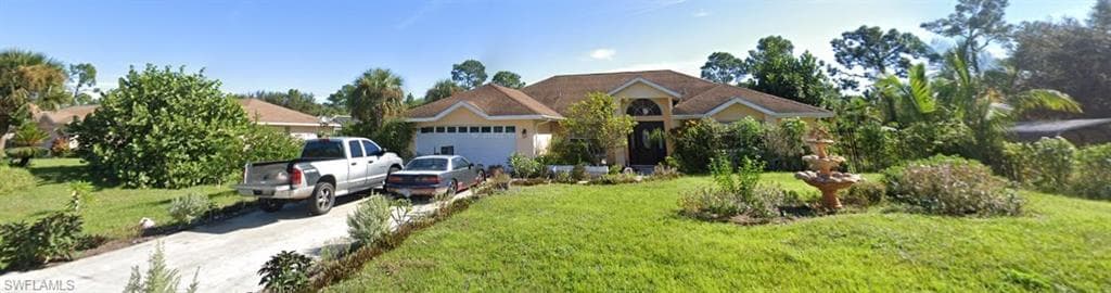 610 THOMPSON AVE LEHIGH ACRES, FL 33972