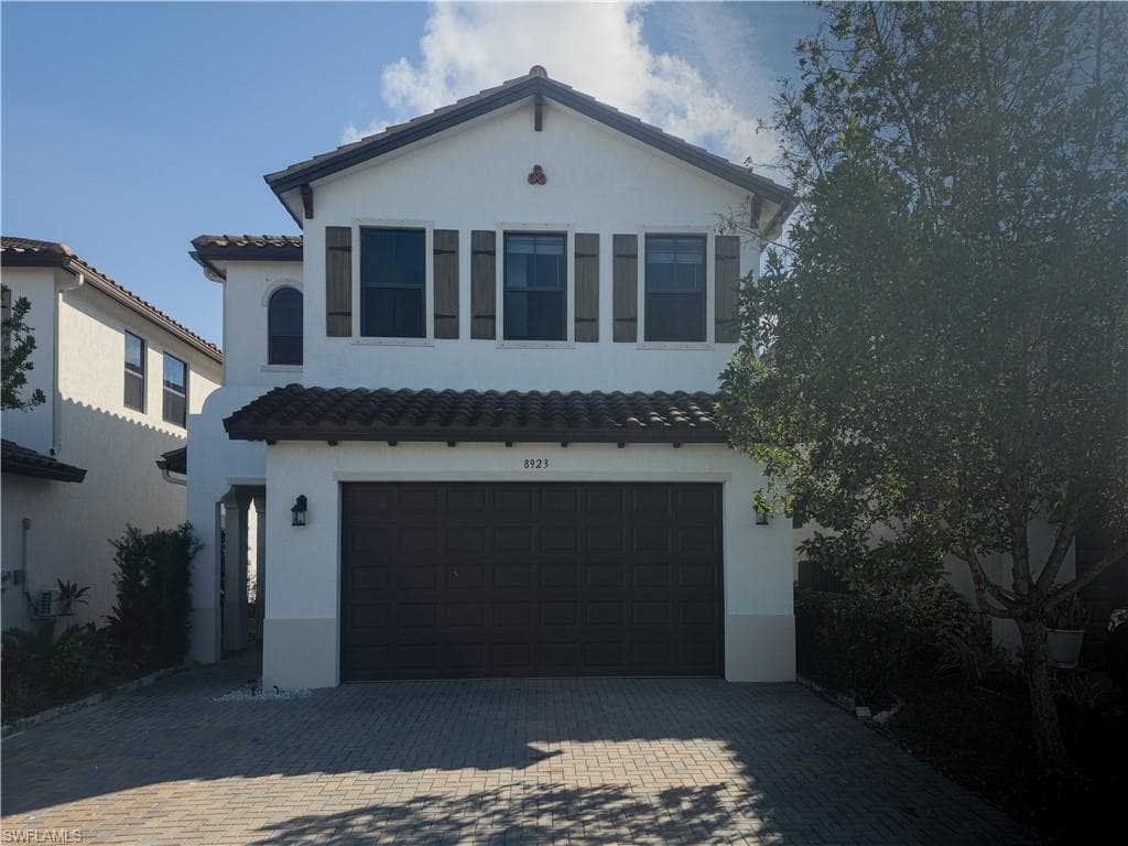 8923 Madrid CIR NAPLES, FL 34104