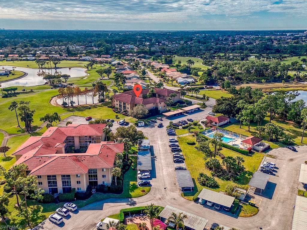1075 Foxfire LN 203 NAPLES, FL 34104