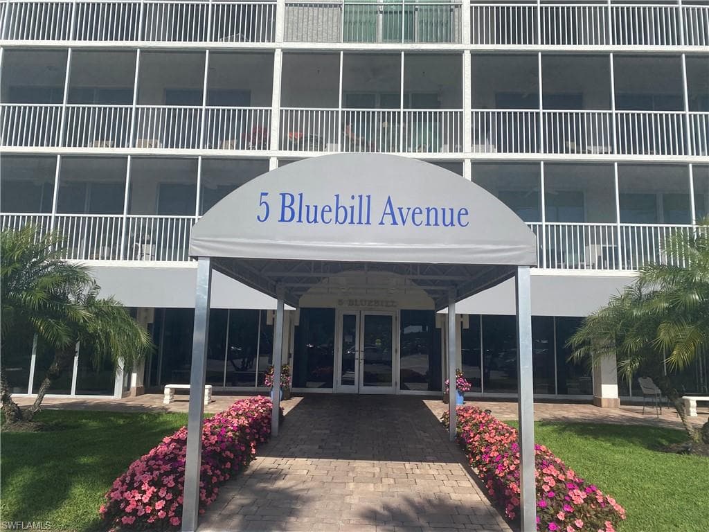 5 Bluebill AVE 101 NAPLES, FL 34108