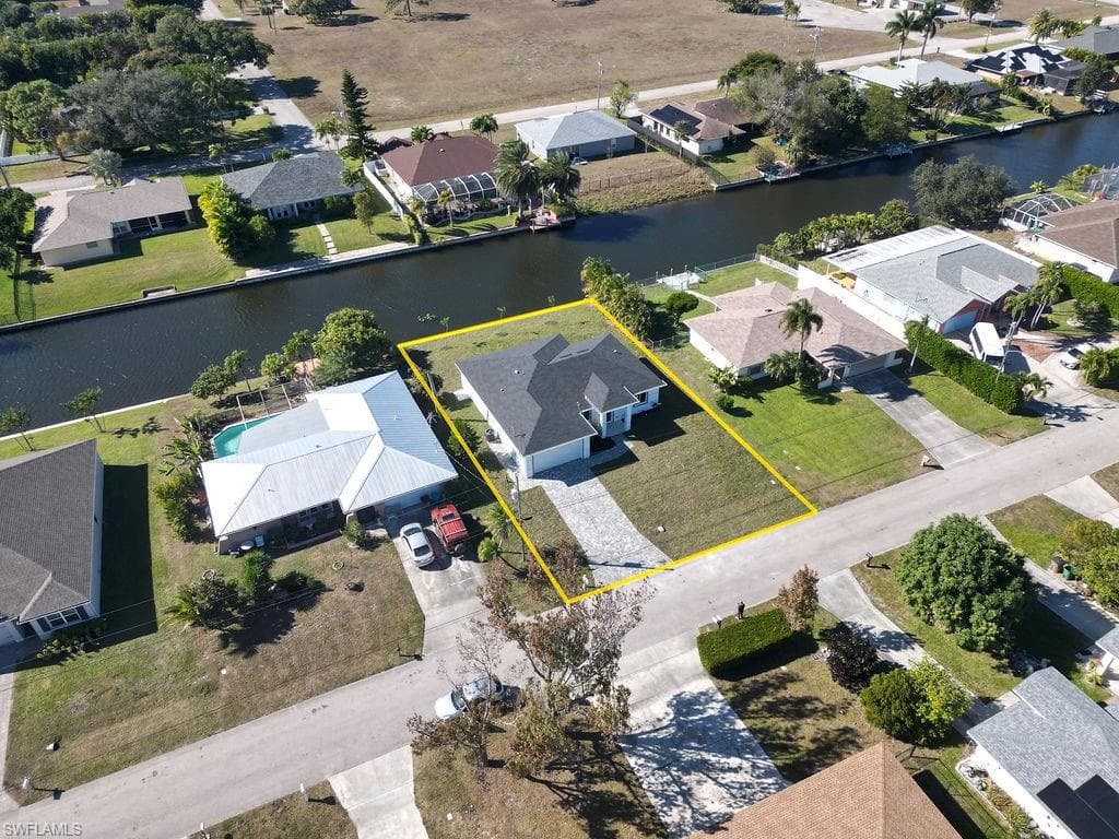 34 SE 23rd PL CAPE CORAL, FL 33990