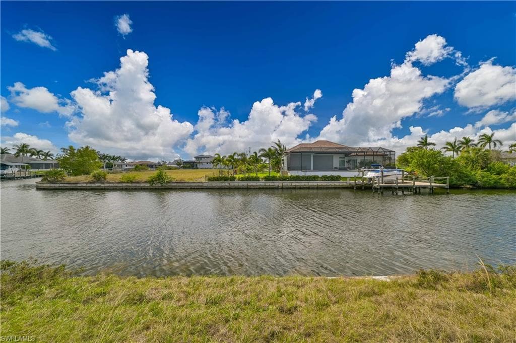 2520 SW 25th ST CAPE CORAL, FL 33914