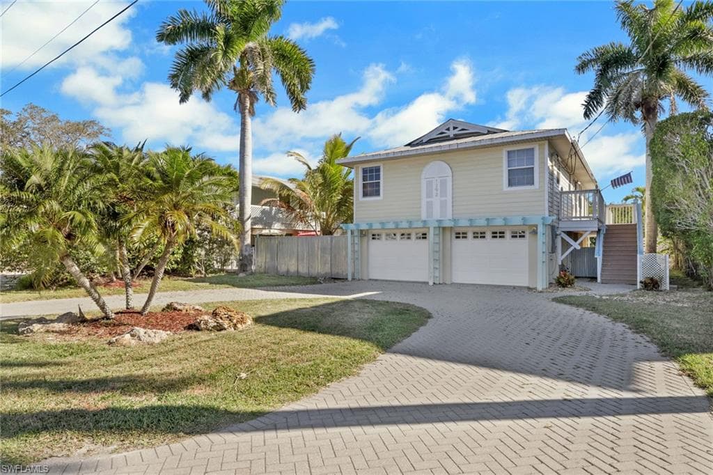 1292 Grand Canal DR NAPLES, FL 34110