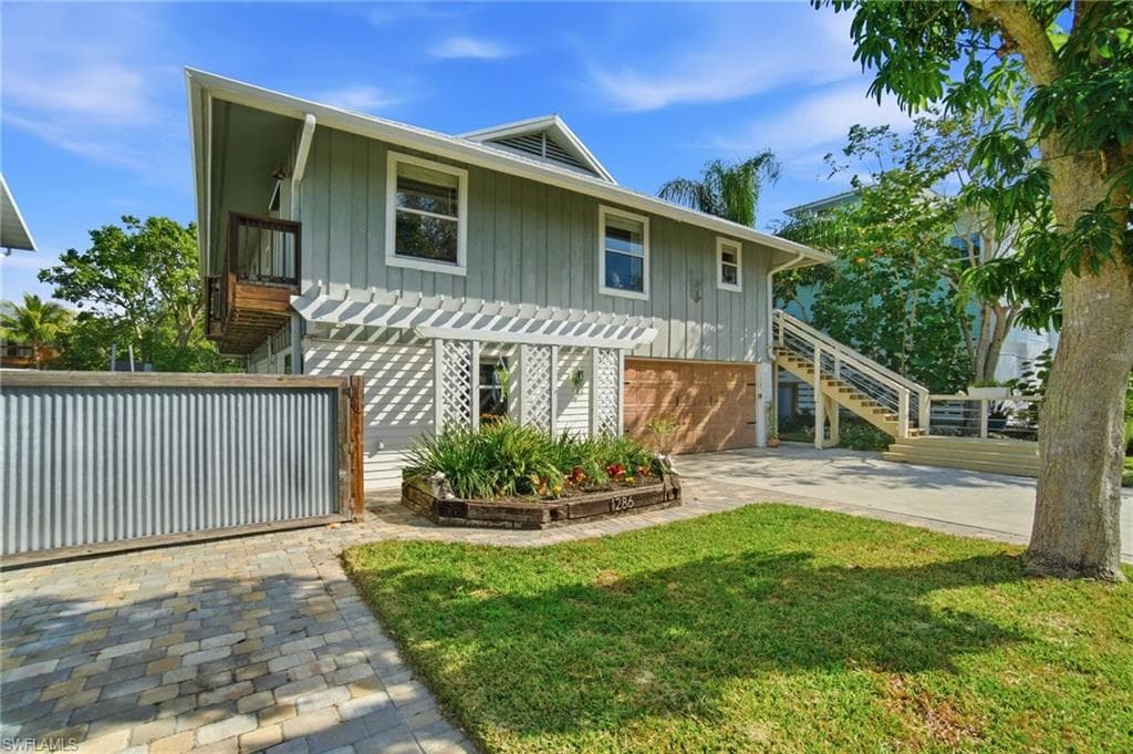 1286 Venetian WAY NAPLES, FL 34110