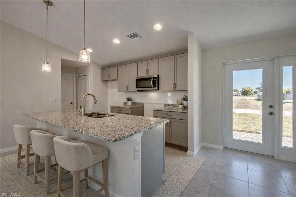 2122 NW 9th AVE CAPE CORAL, FL 33993
