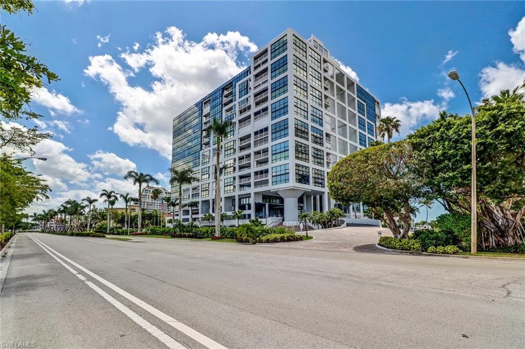 4751 Gulf Shore BLVD N 702 NAPLES, FL 34103