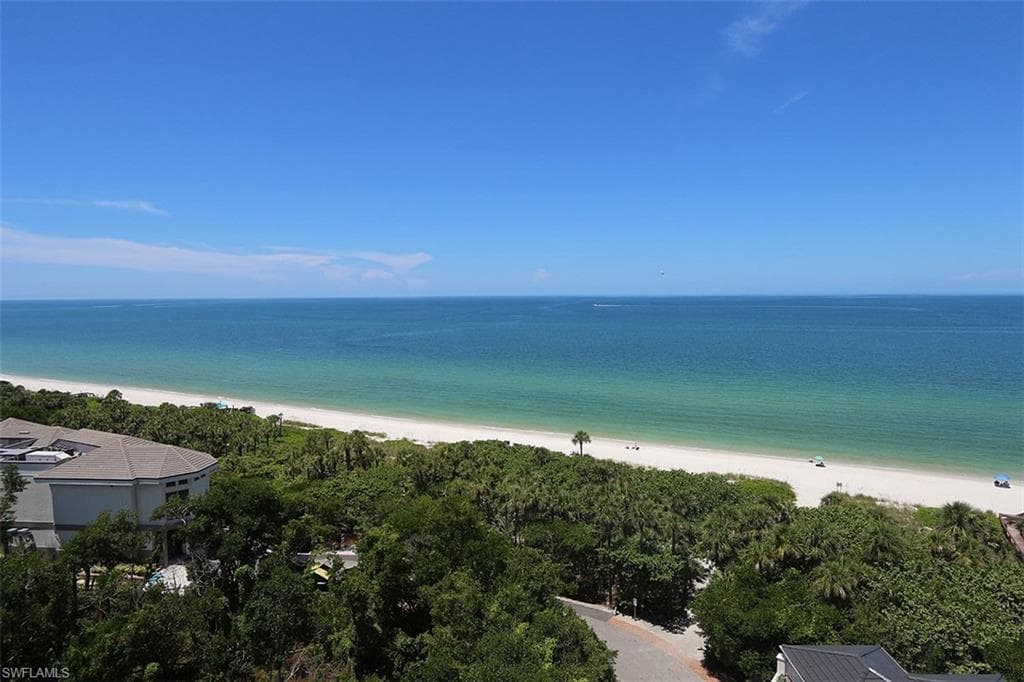 8665 Bay Colony DR 901 NAPLES, FL 34108