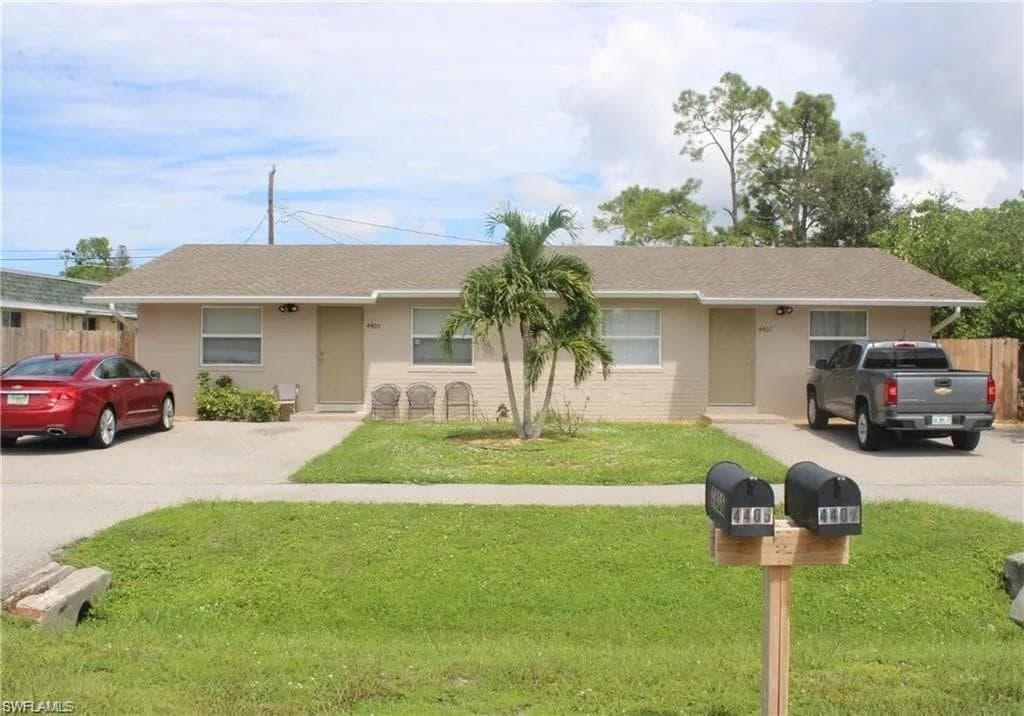 4407 Thomasson LN NAPLES, FL 34112
