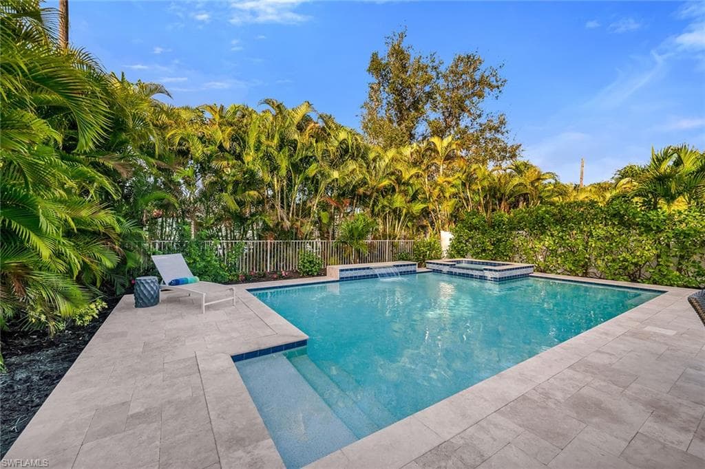 707 96th AVE N NAPLES, FL 34108