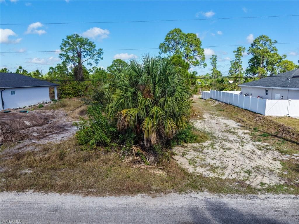 749 Newell ST E LEHIGH ACRES, FL 33974