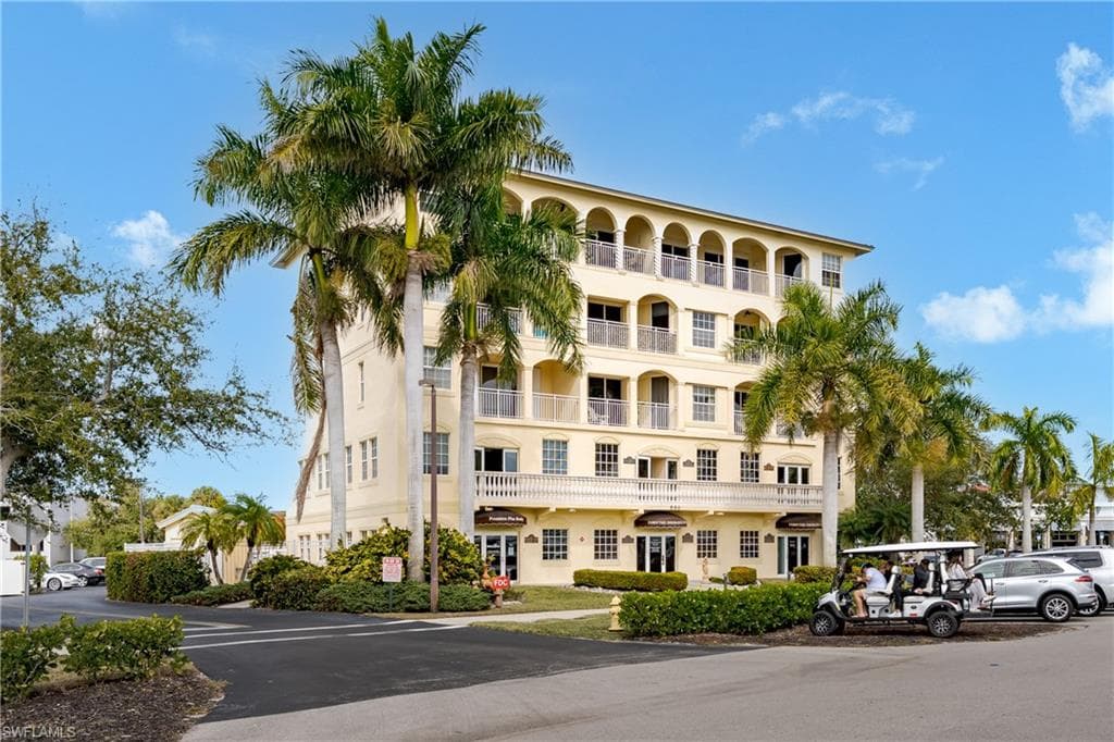 886 Park AVE 402 MARCO ISLAND, FL 34145