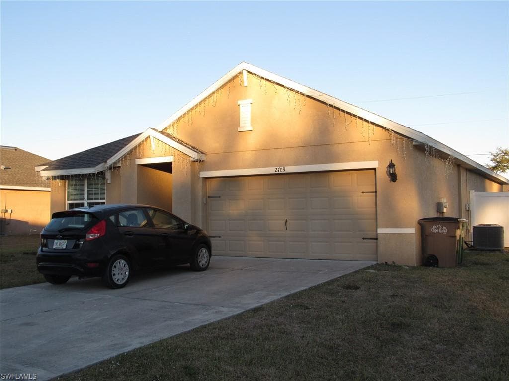2709 SW 4th PL CAPE CORAL, FL 33914