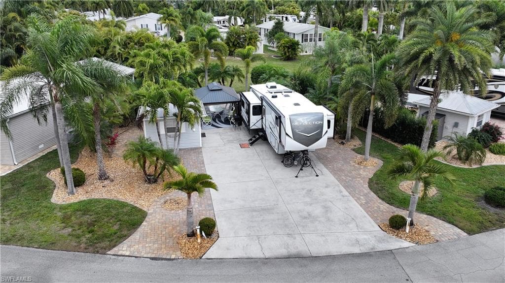 5823 Burrwood CT FORT MYERS, FL 33905