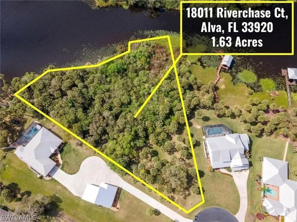 18011 Riverchase CT ALVA, FL 33920