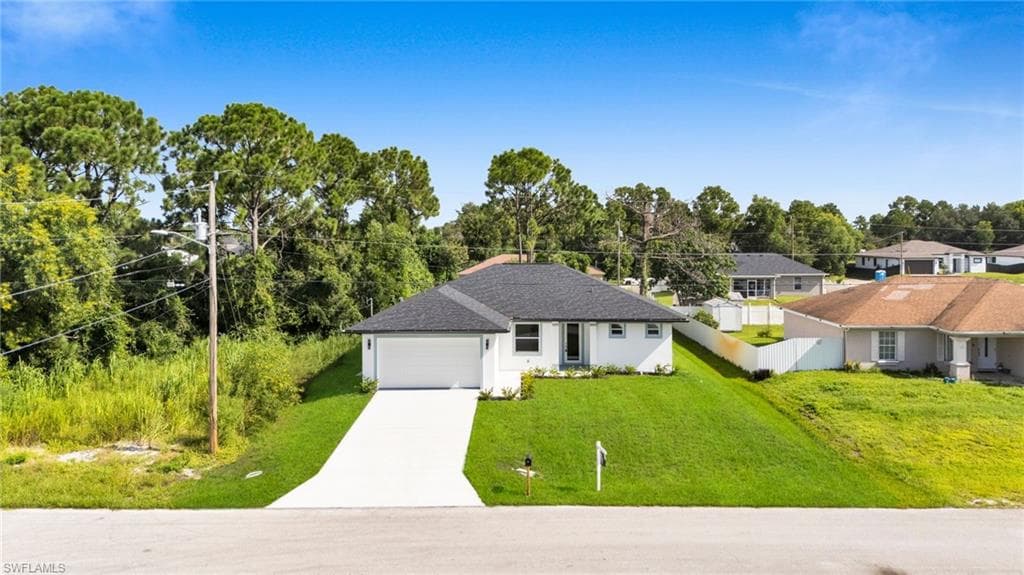 312 Harrison DR LEHIGH ACRES, FL 33936