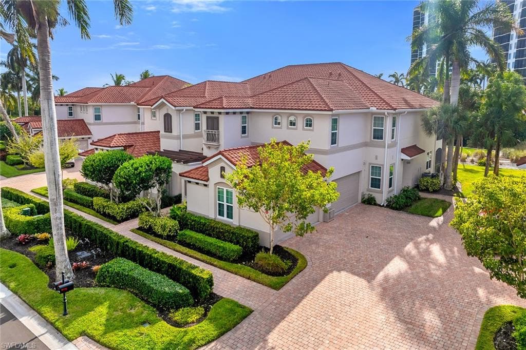 1285 Rialto WAY 102 NAPLES, FL 34114