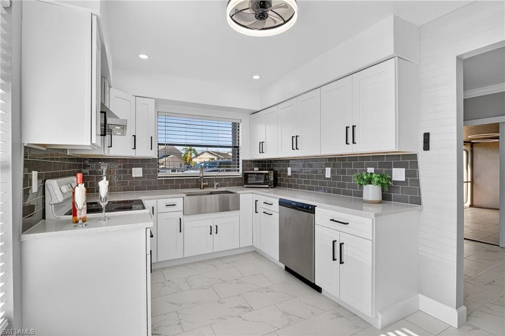 1209 SE 8th ST 111 CAPE CORAL, FL 33990