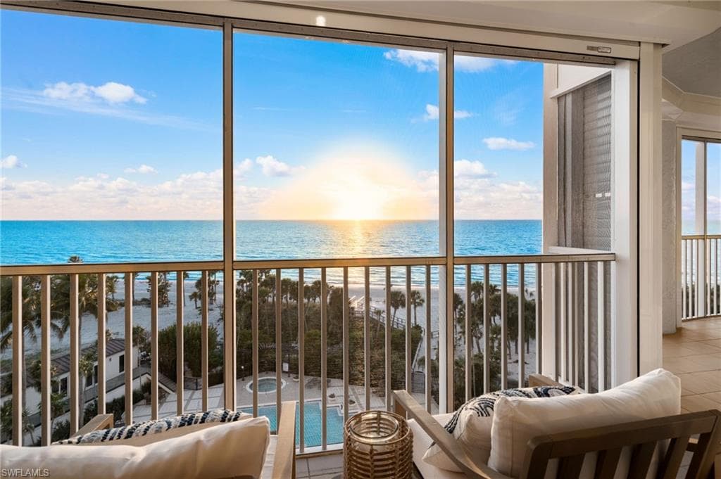 8111 Bay Colony DR 503 NAPLES, FL 34108