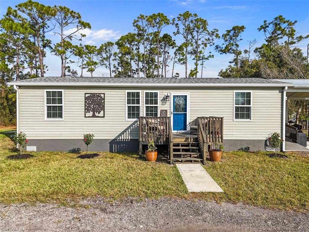 6885 Rich RD NORTH FORT MYERS, FL 33917