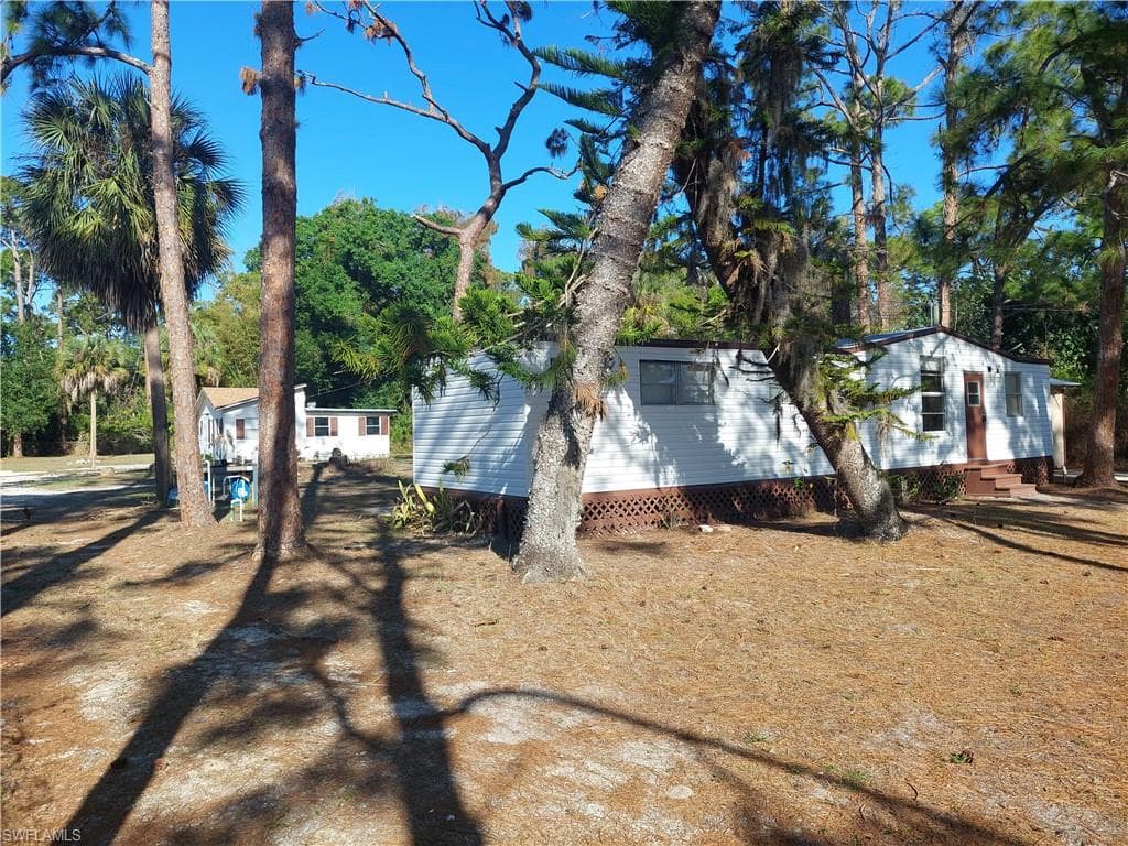 7580 McDaniel DR NORTH FORT MYERS, FL 33917
