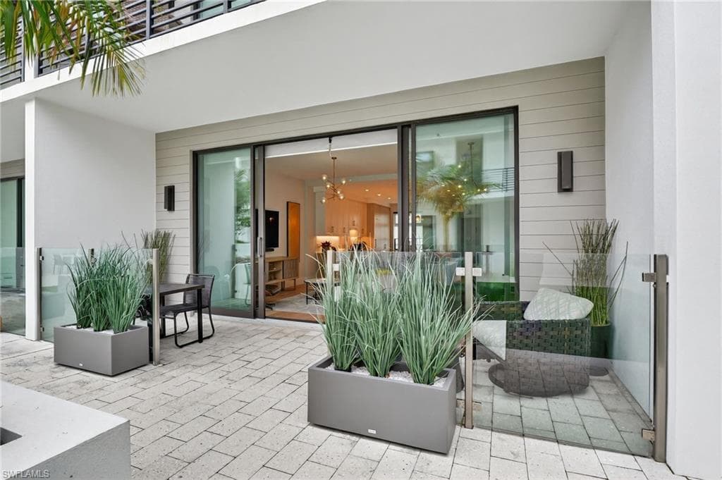 850 Central AVE 208 NAPLES, FL 34102