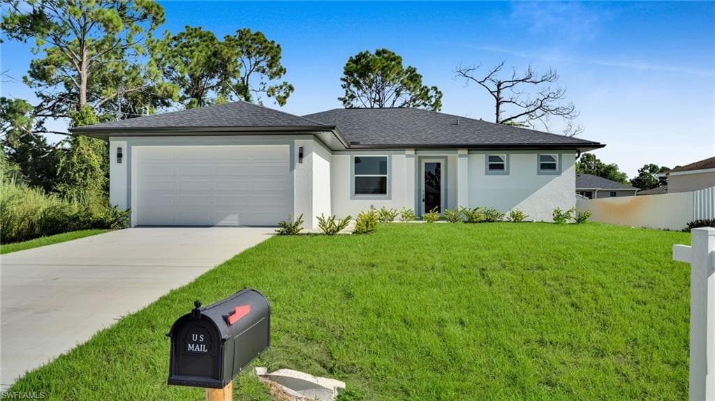 312 Harrison DR LEHIGH ACRES, FL 33936
