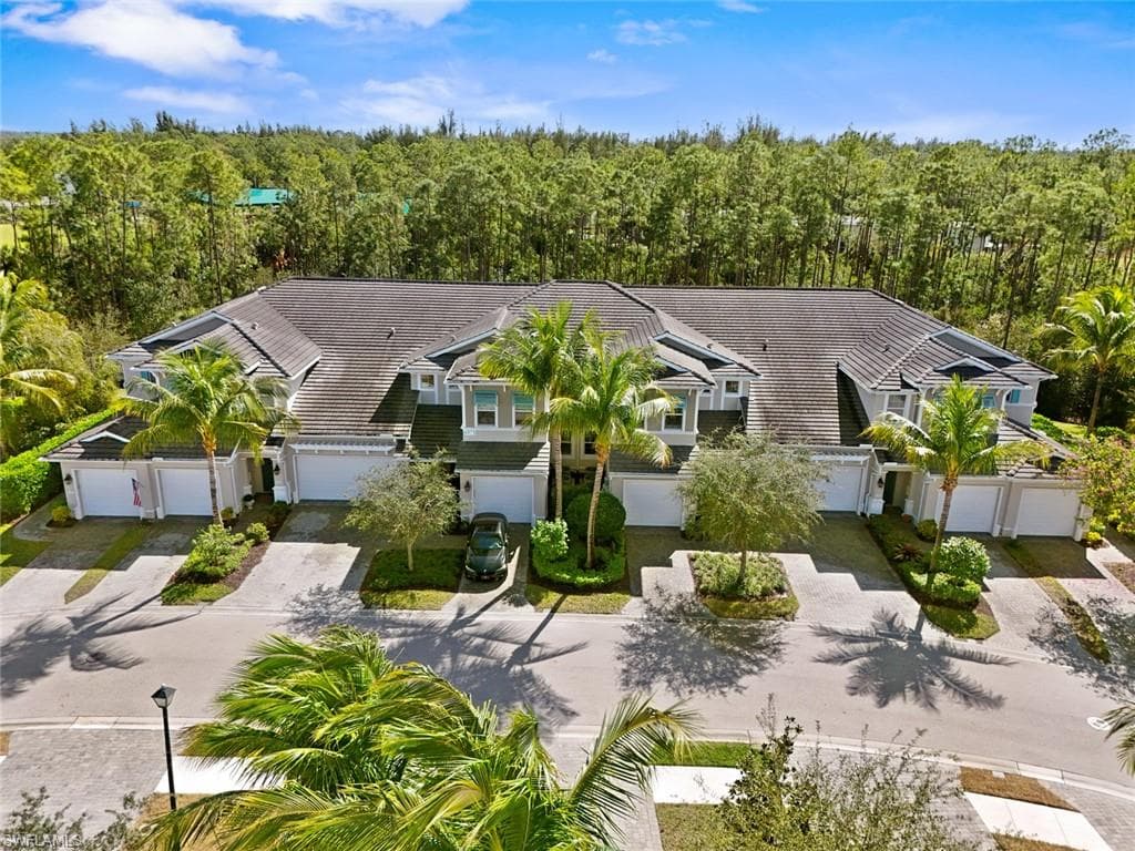 6973 Avalon CIR 1406 NAPLES, FL 34112