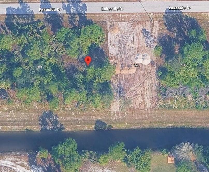 962 Lakeside DR LEHIGH ACRES, FL 33974
