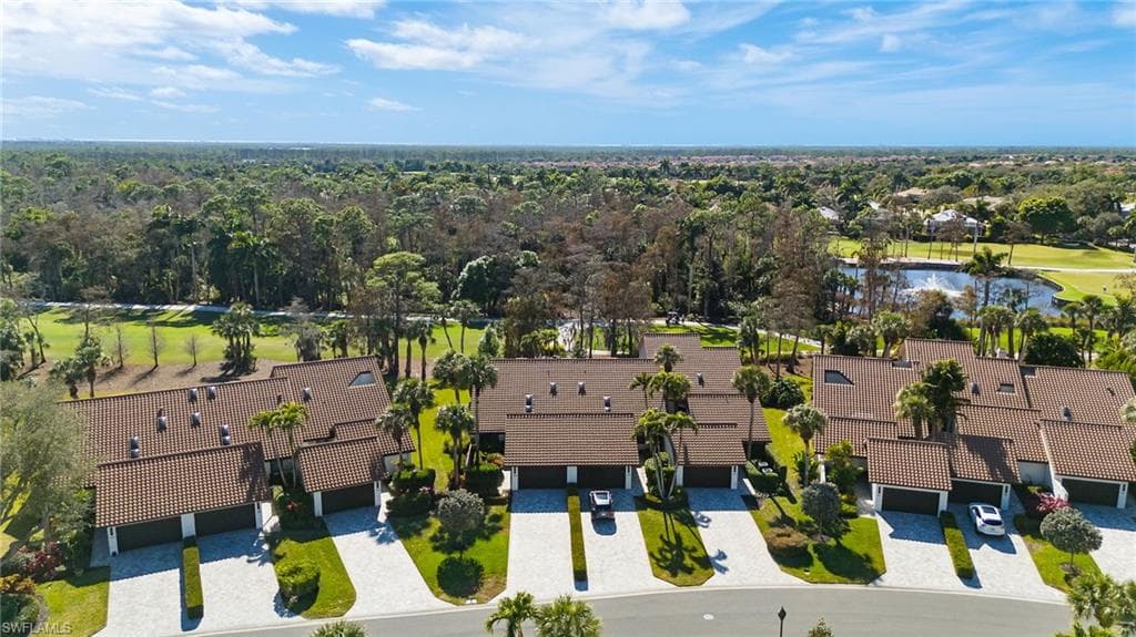 105 Cypress View DR 105 NAPLES, FL 34113