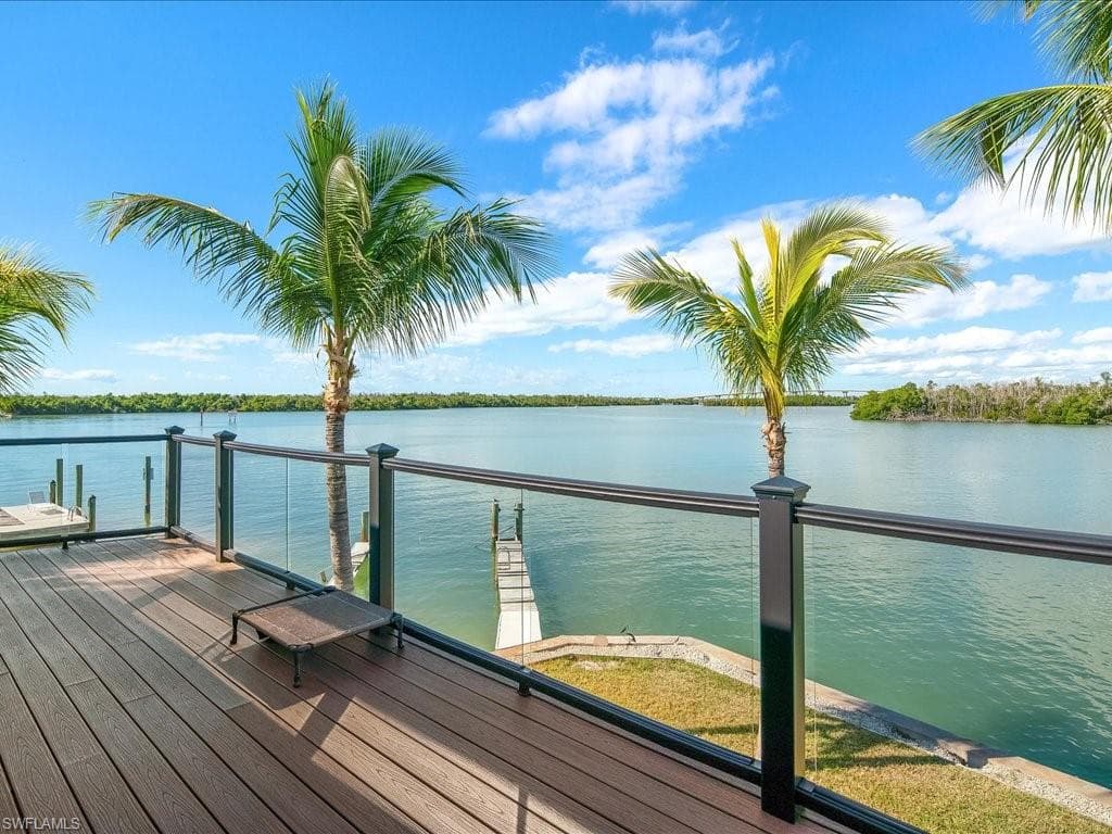 232 Harbor PL N GOODLAND, FL 34140