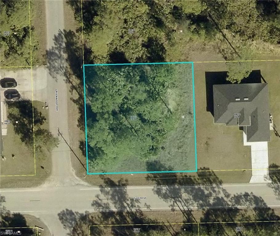 701 10th ST LEHIGH ACRES, FL 33972