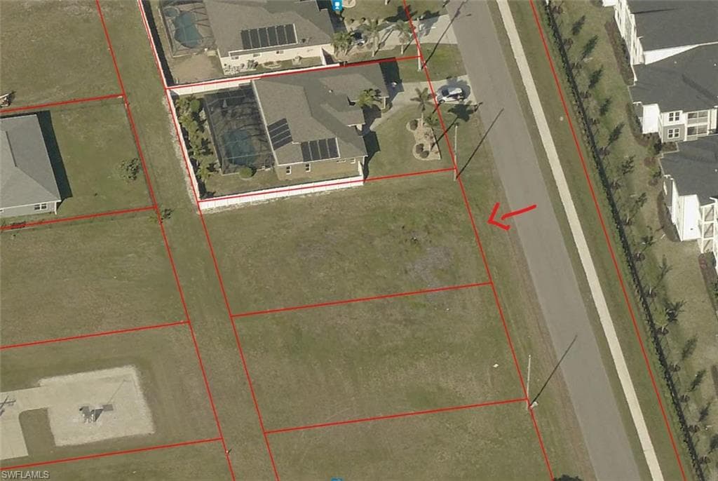 308 15th PL CAPE CORAL, FL 33991