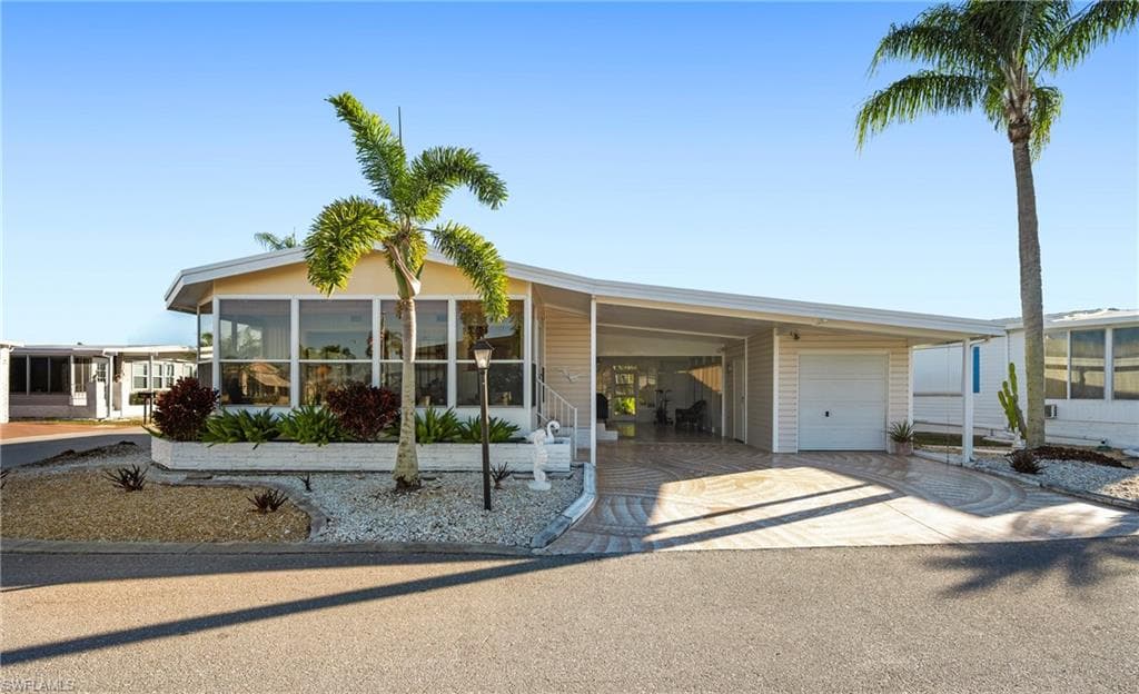 493 Jacklin LN NORTH FORT MYERS, FL 33903