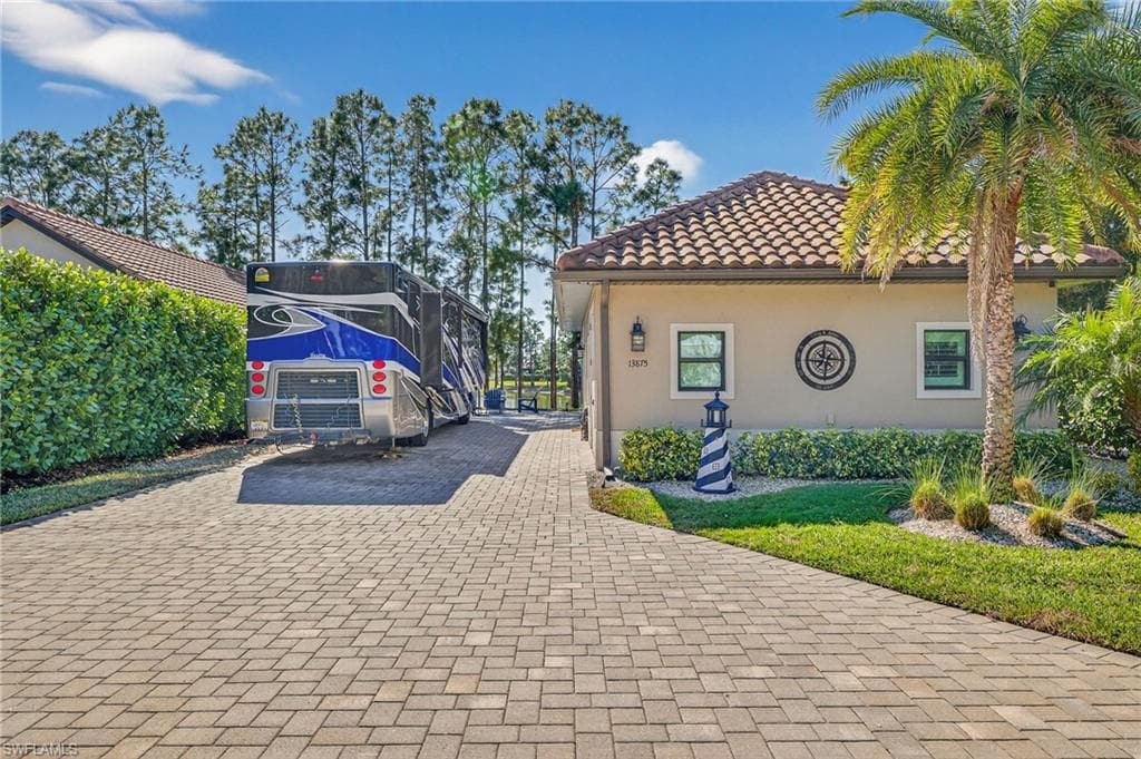 13875 Golden Palms CIR FORT MYERS, FL 33913
