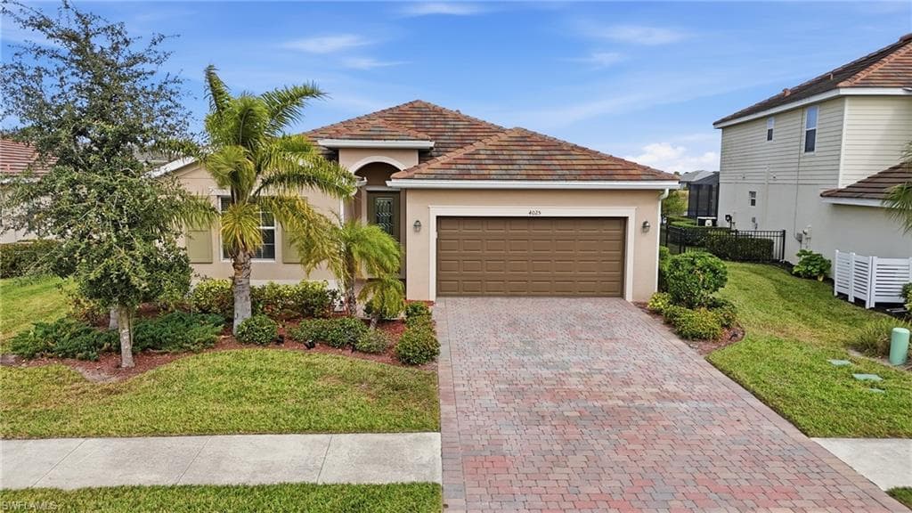 4025 E Hampton CIR ALVA, FL 33920
