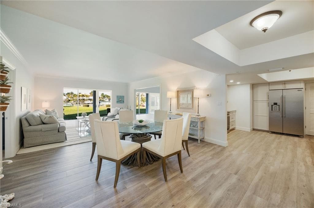 383 HARBOUR DR 101 NAPLES, FL 34103