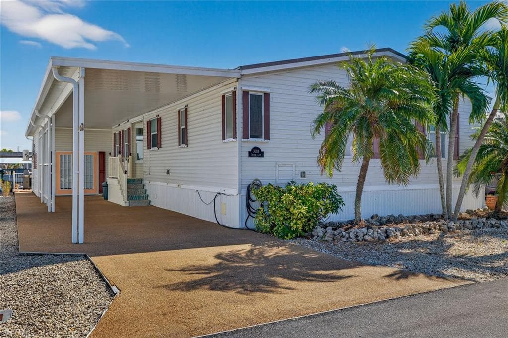 3088 Skipper LN ST. JAMES CITY, FL 33956